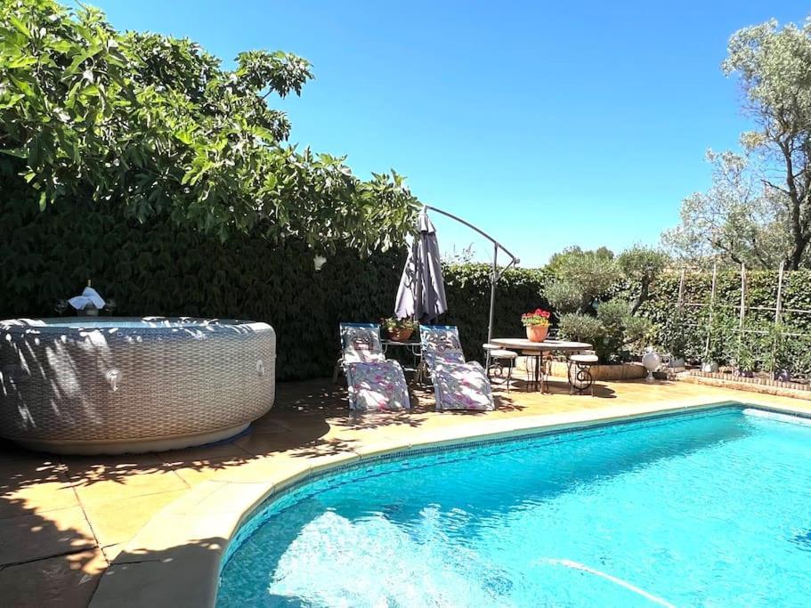 Le Jardin De Mae Apartment Bouc-Bel-Air Exterior foto