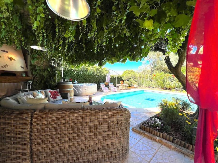 Le Jardin De Mae Apartment Bouc-Bel-Air Exterior foto