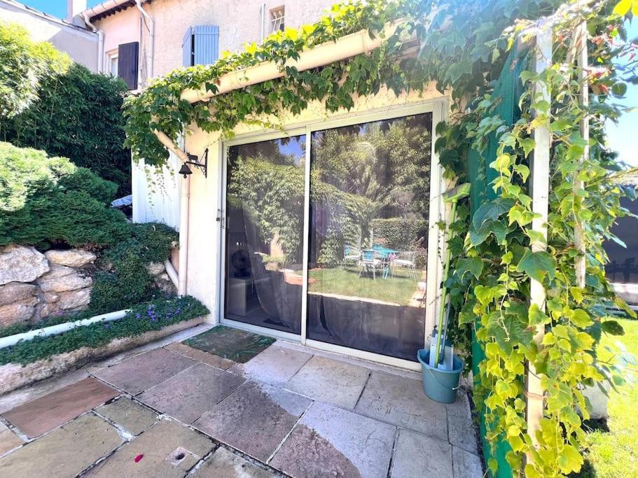 Le Jardin De Mae Apartment Bouc-Bel-Air Exterior foto