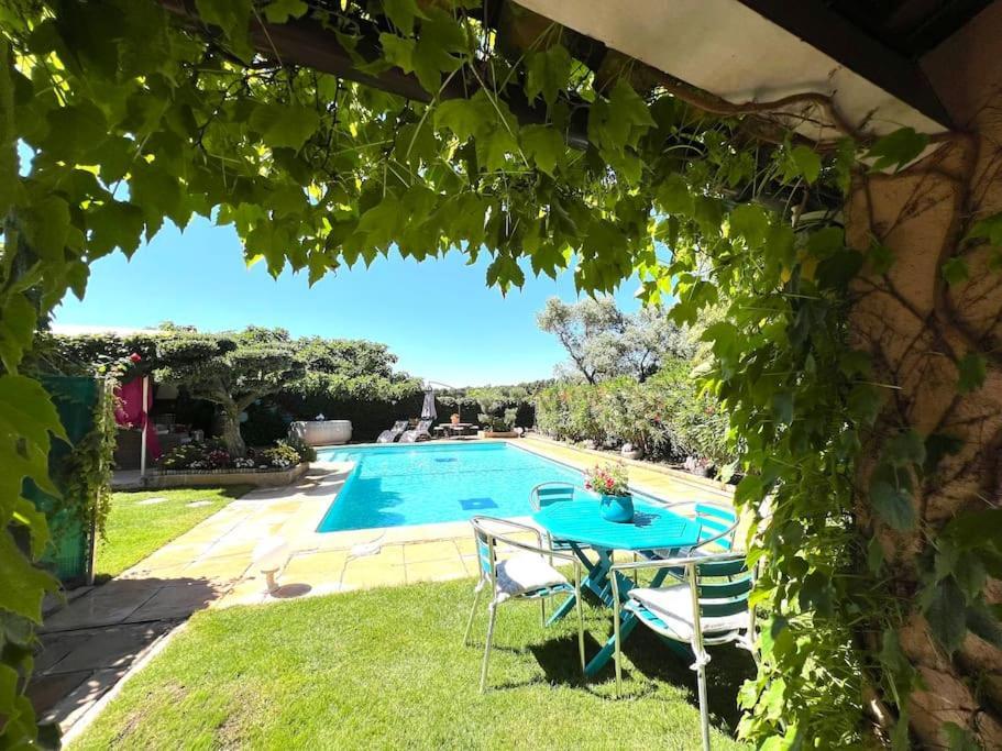 Le Jardin De Mae Apartment Bouc-Bel-Air Exterior foto