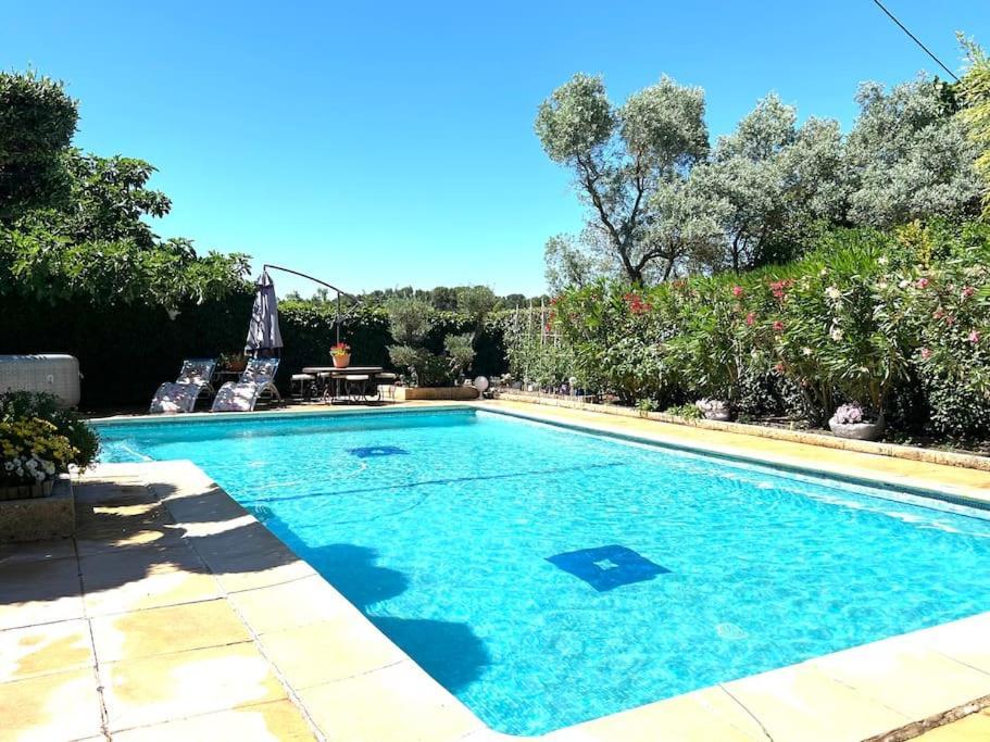 Le Jardin De Mae Apartment Bouc-Bel-Air Exterior foto