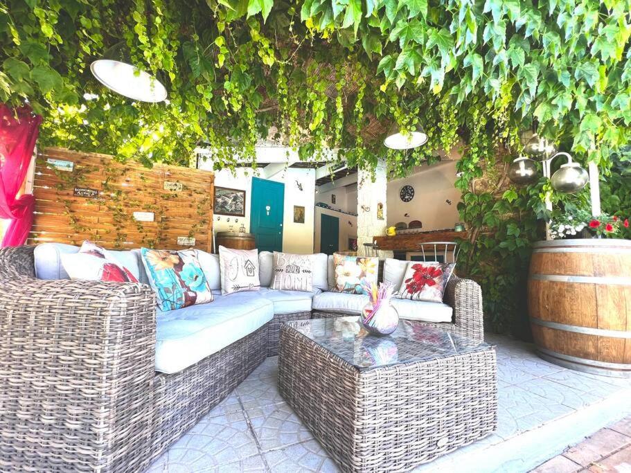 Le Jardin De Mae Apartment Bouc-Bel-Air Exterior foto